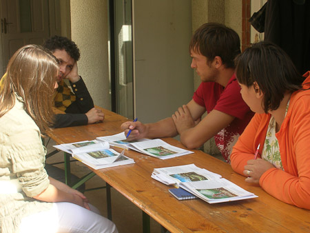 21 Rebeca, Emi, Iosif and Lenuta preparing a Bible study